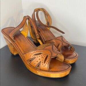 Vintage Woodworks Leather and Wooden  Women’s Boho Sandals Size 6